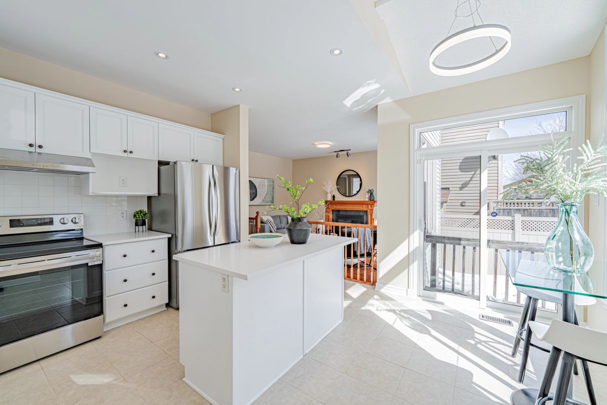 302 Laughlin Circle