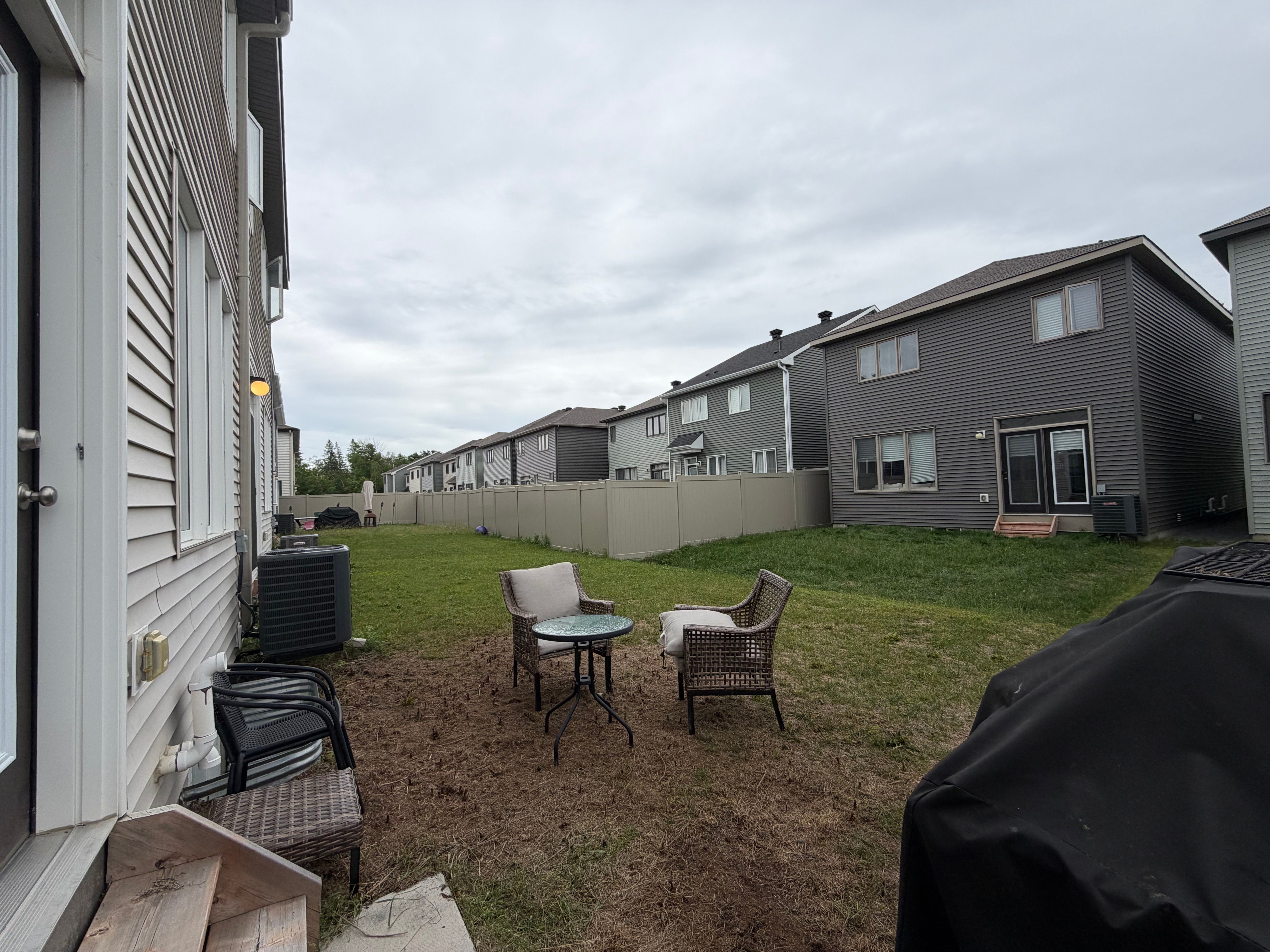 216 Billrian Crescent