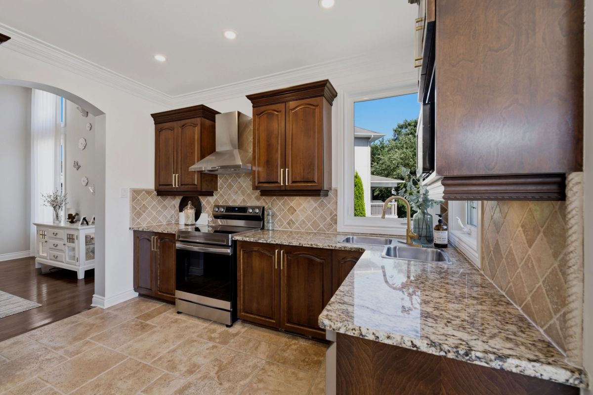 233 Marjan Crescent