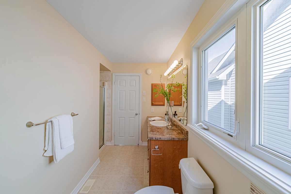 302 Laughlin Circle