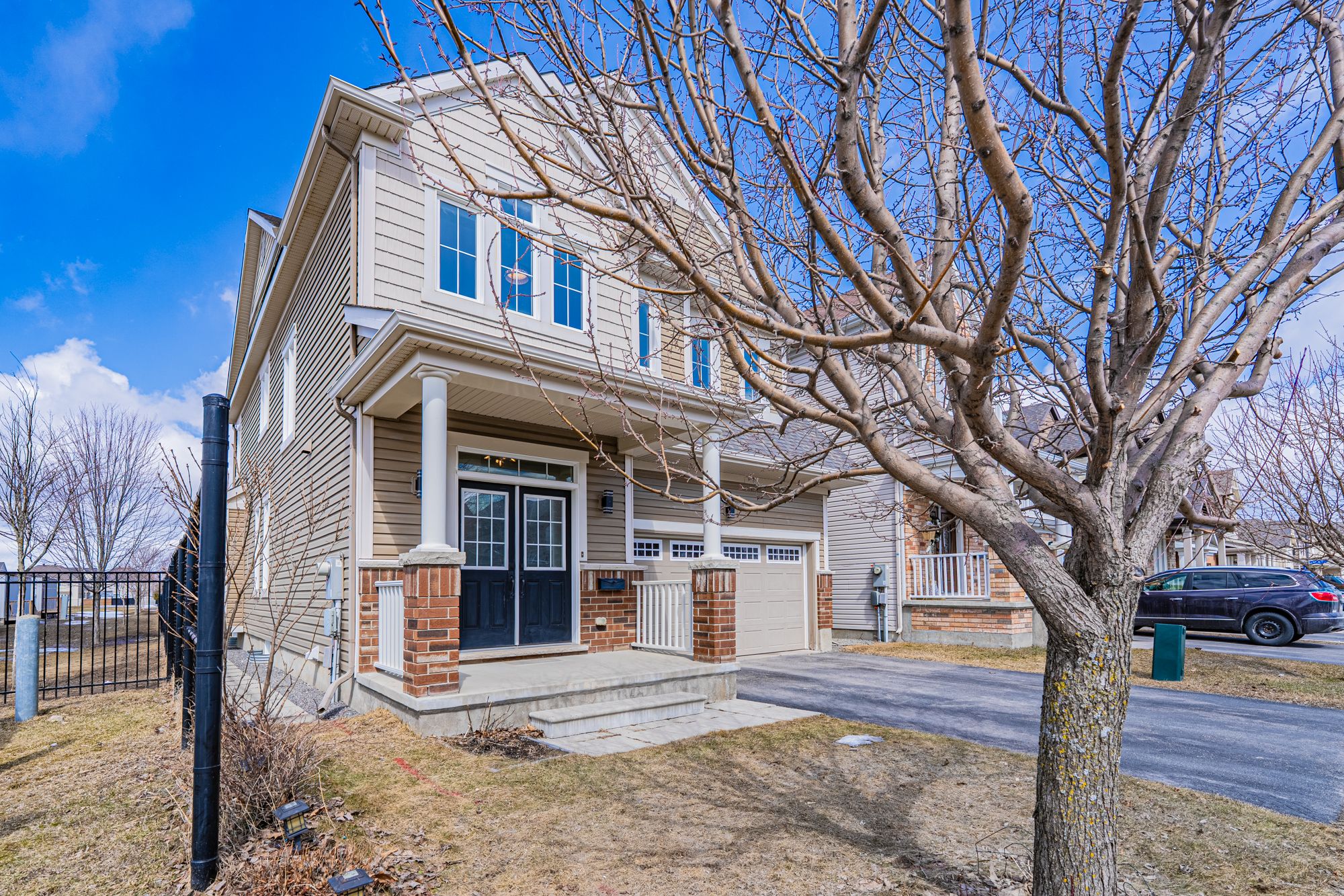 572 Dundonald Dr