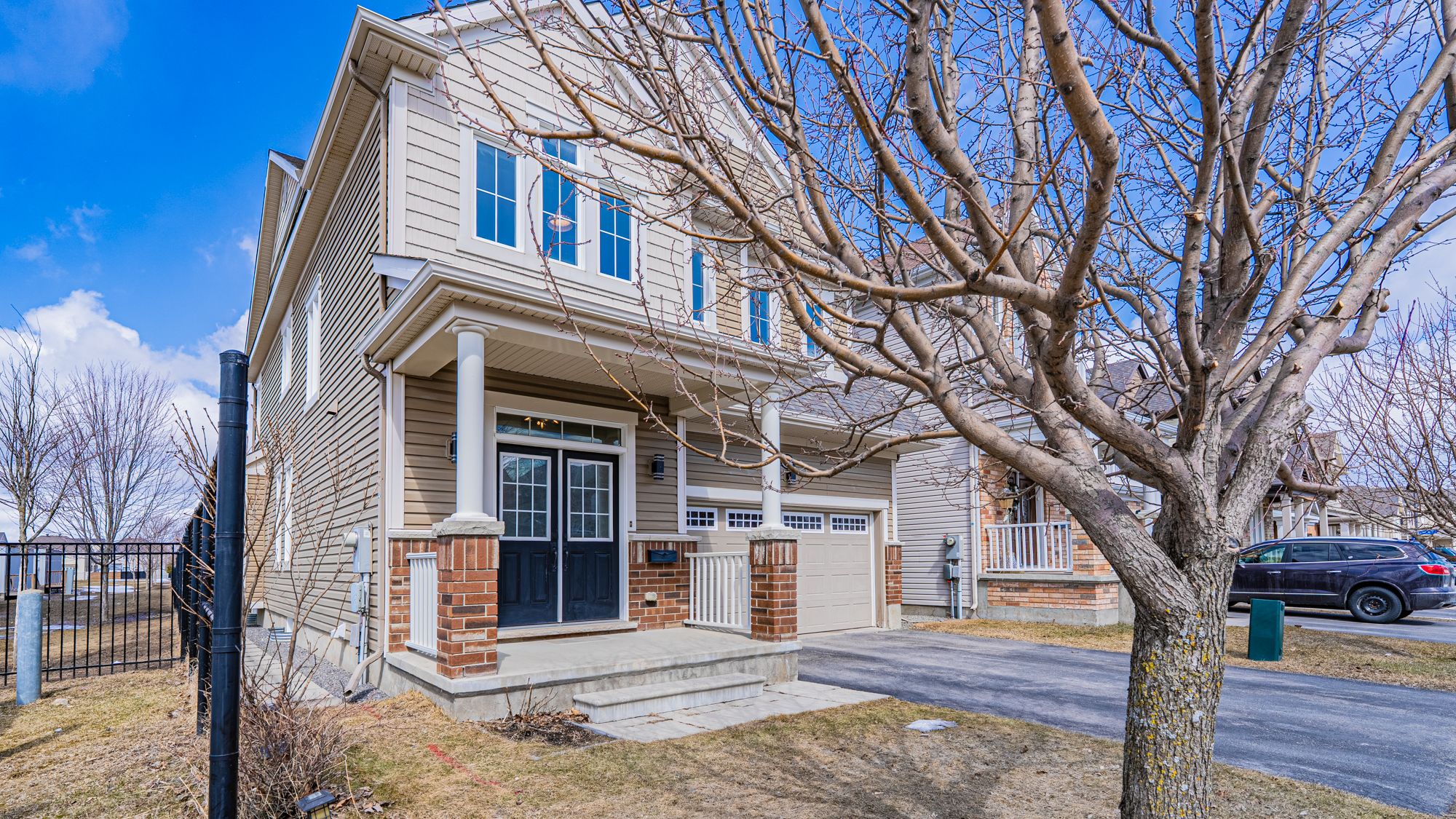 572 Dundonald Dr