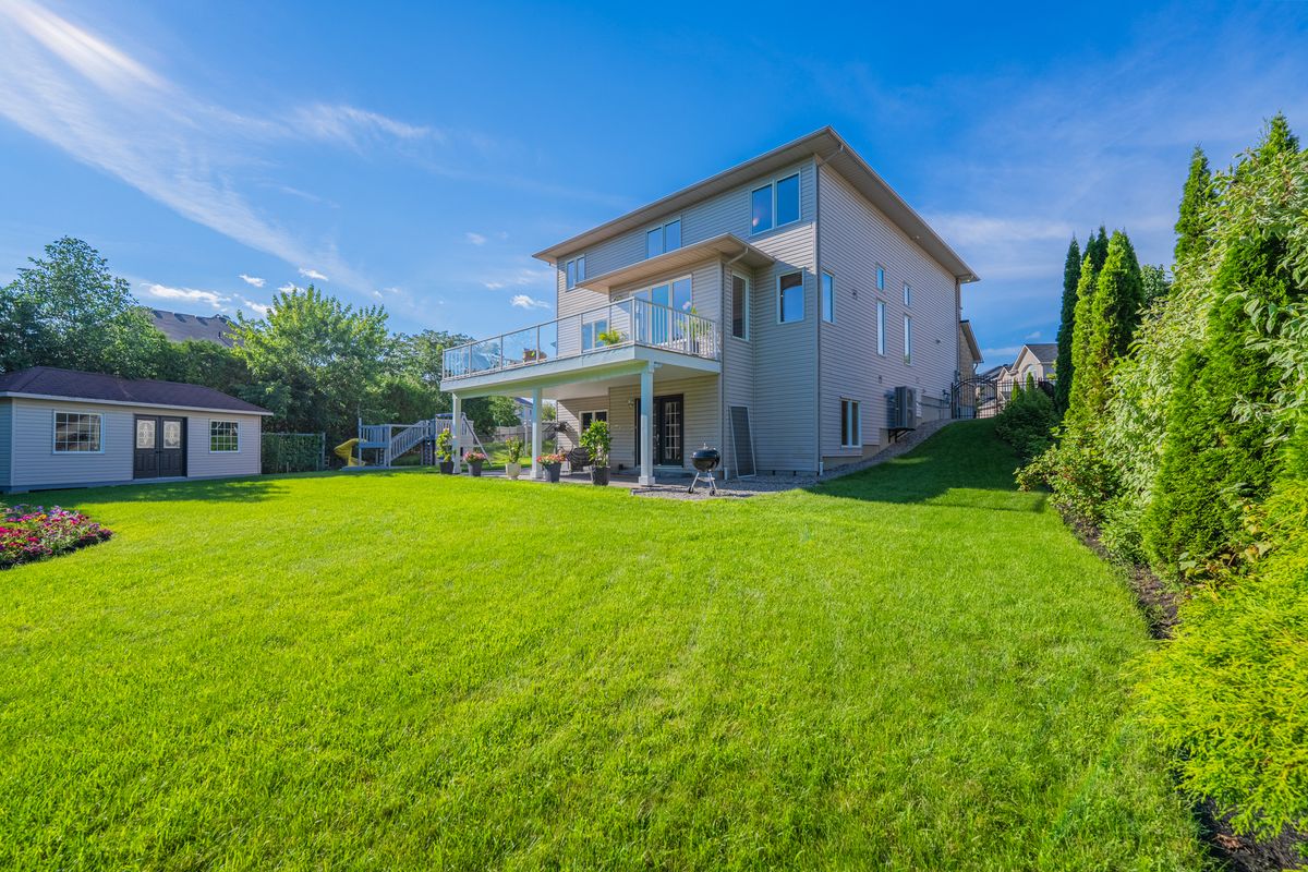 233 Marjan Crescent