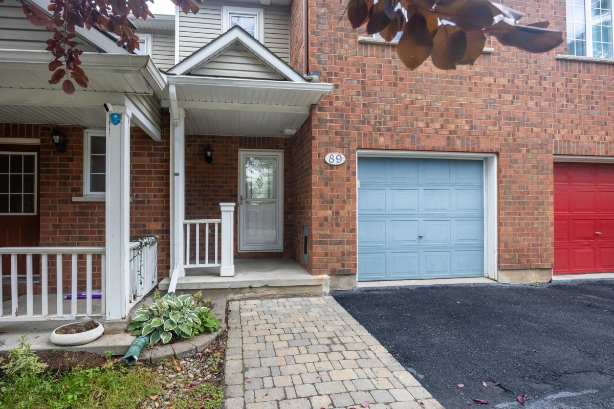 89 Gray Crescent