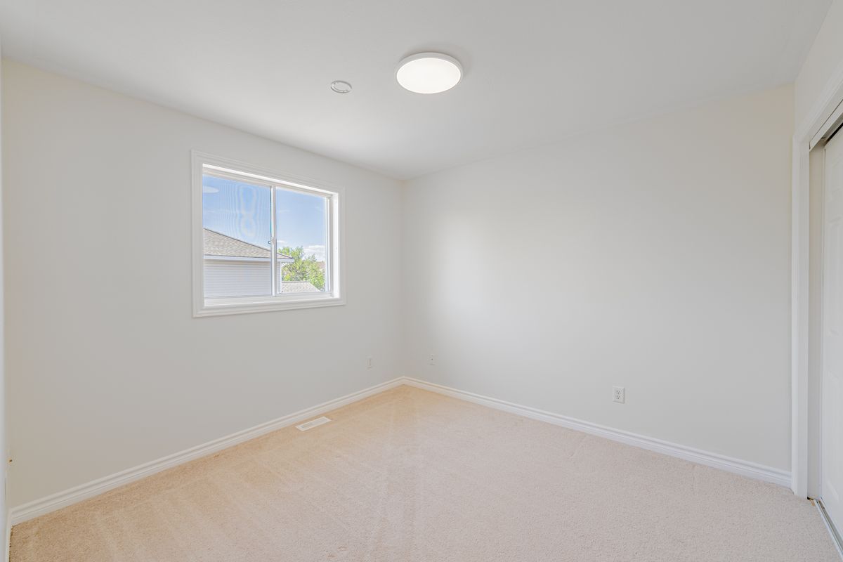 48 Woliston Crescent