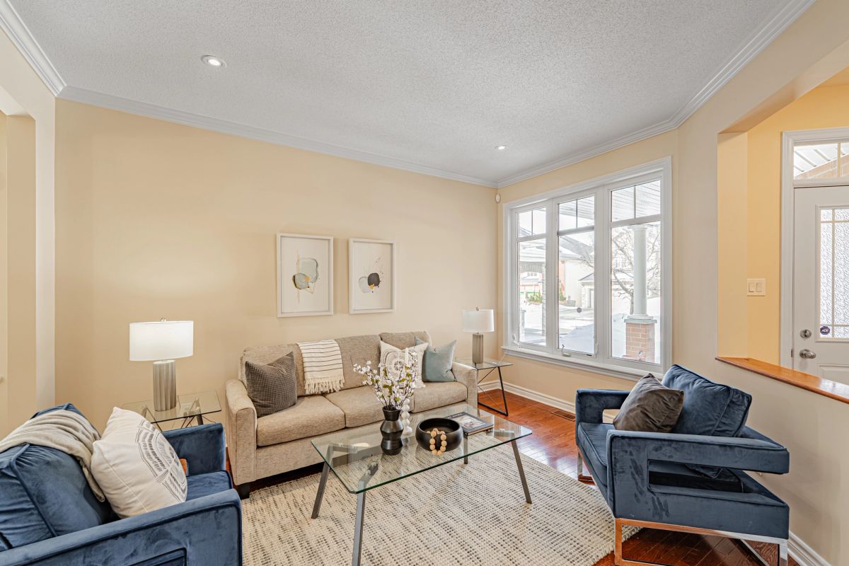 302 Laughlin Circle
