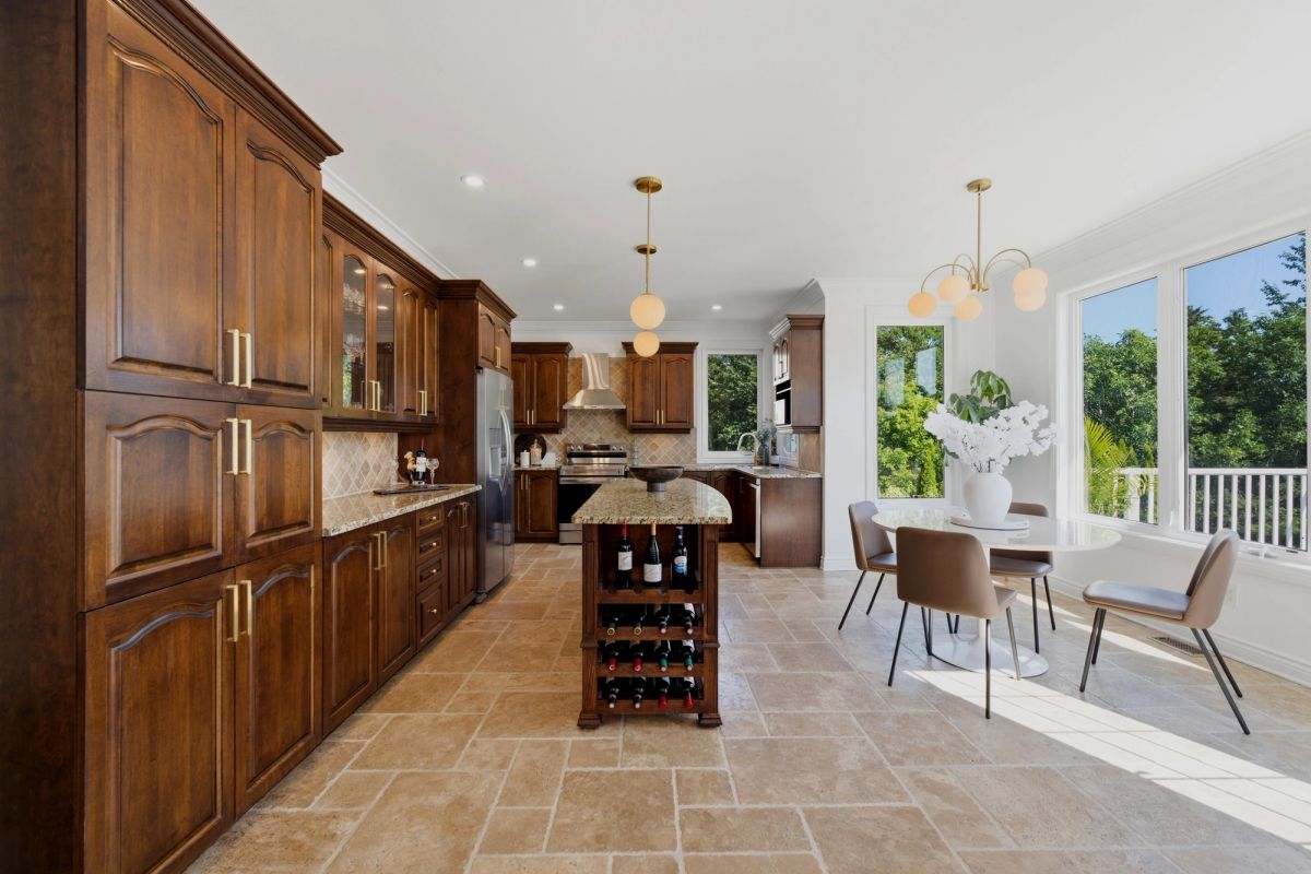 233 Marjan Crescent