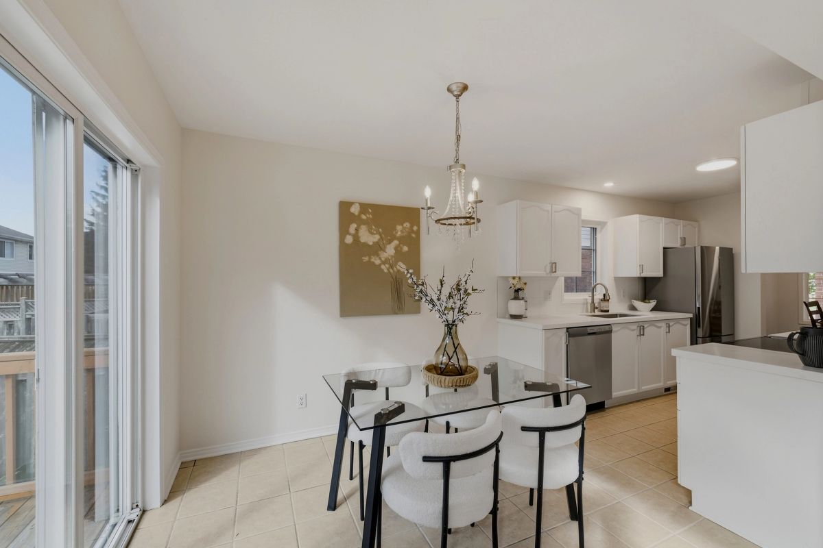 12 Angus Dr