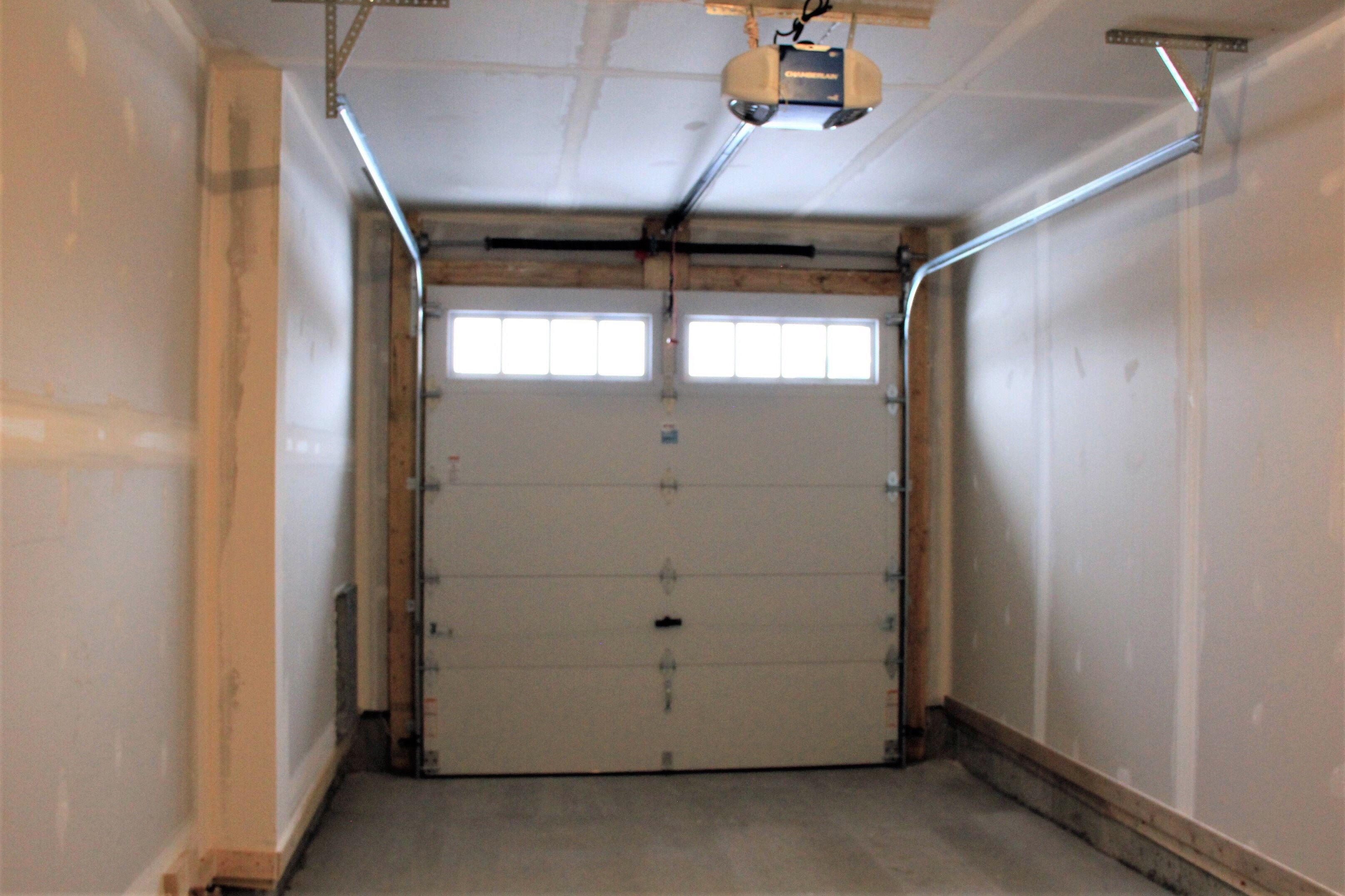 818 Clapham Terrace