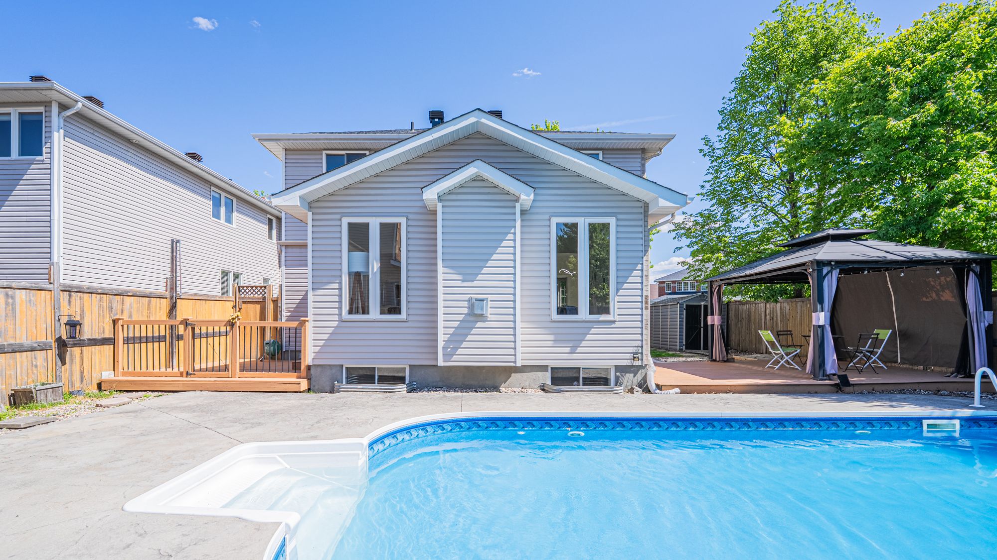 48 Woliston Crescent