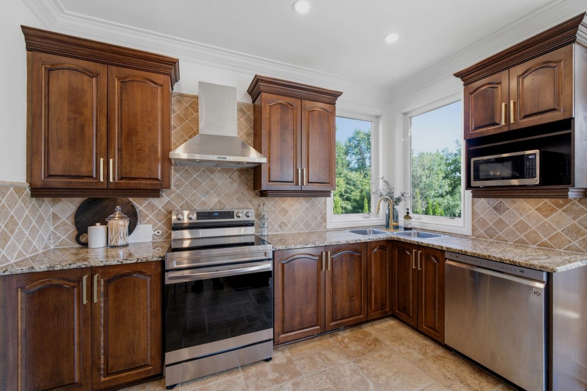 233 Marjan Crescent