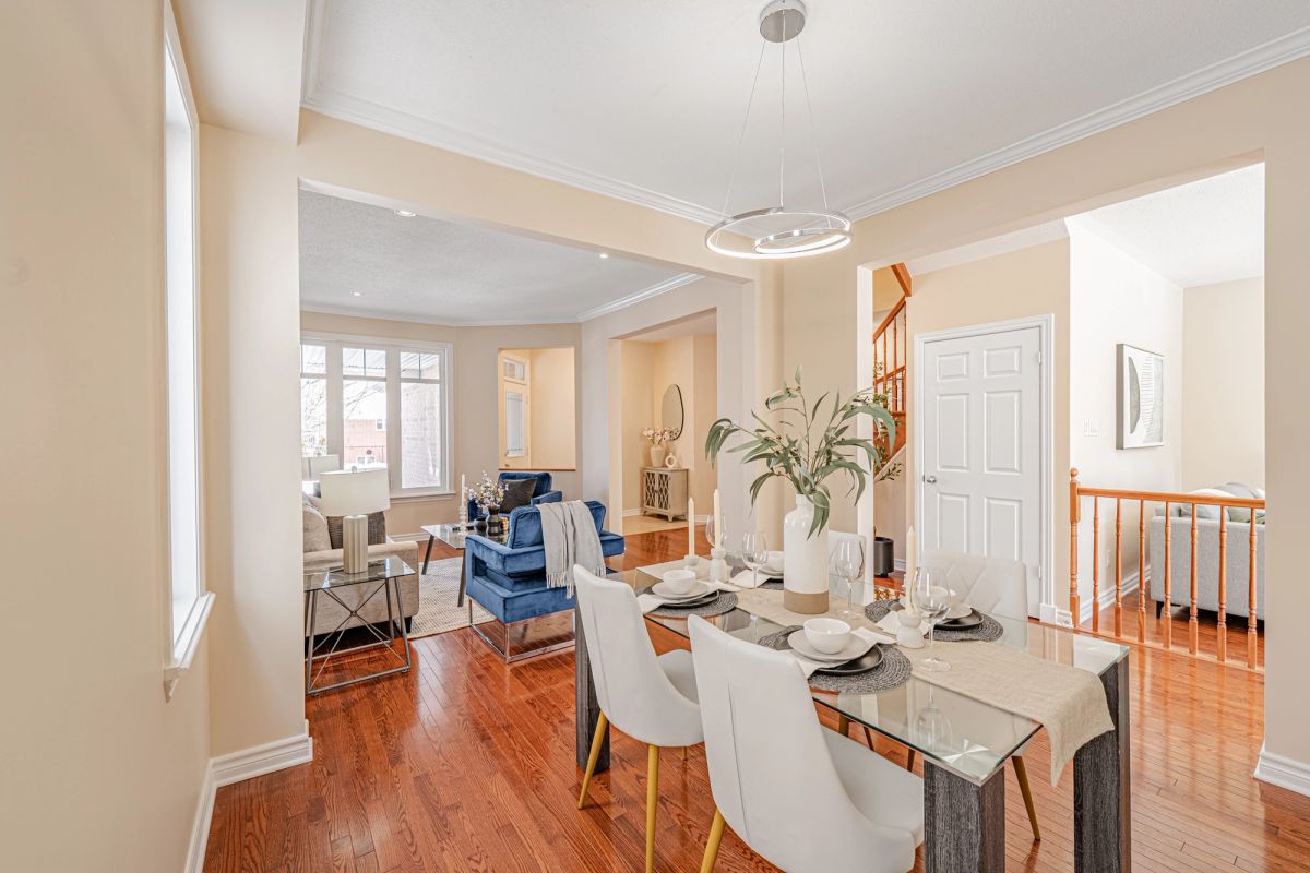 302 Laughlin Circle