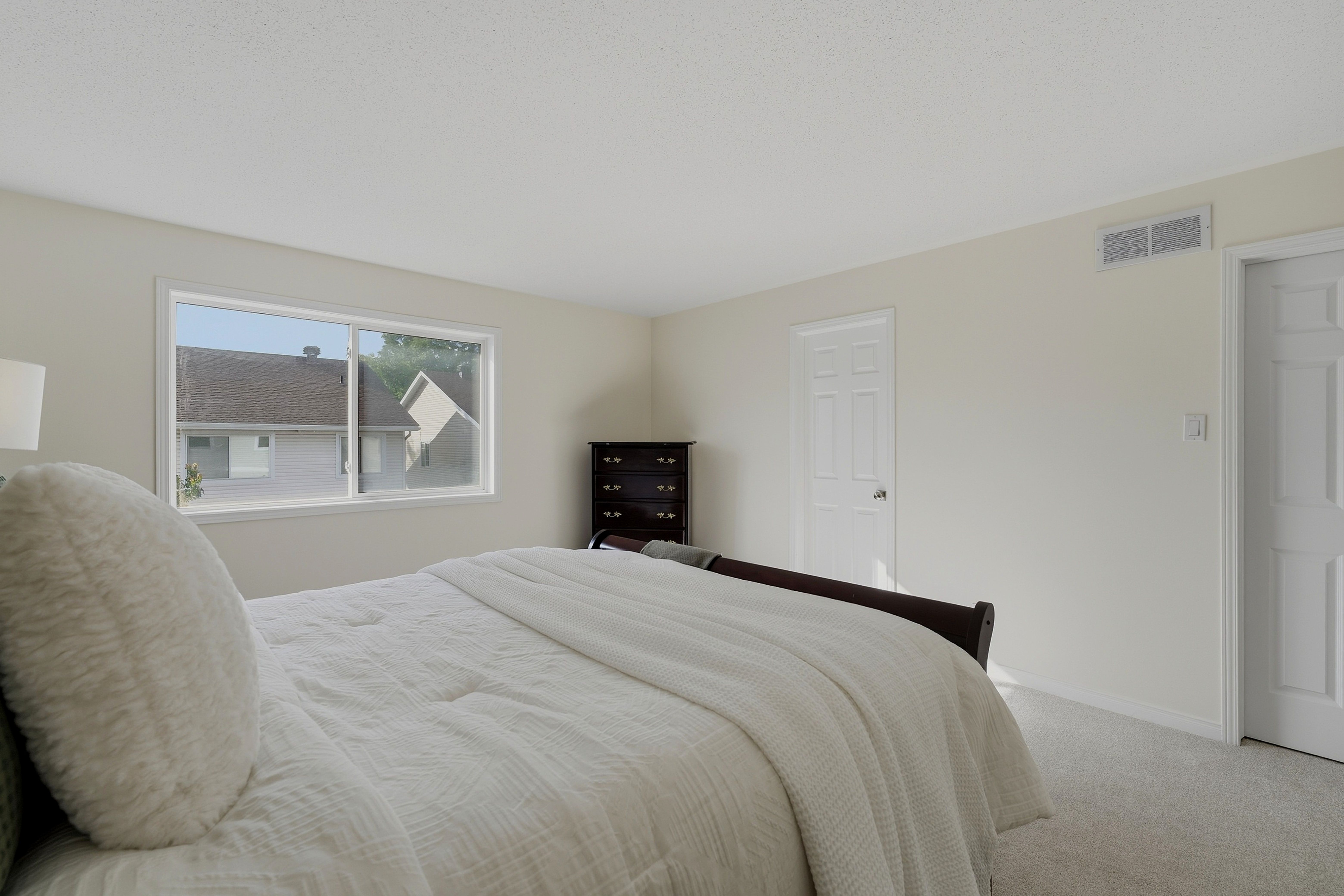 12 Angus Dr