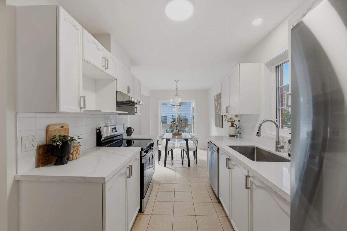 12 Angus Dr