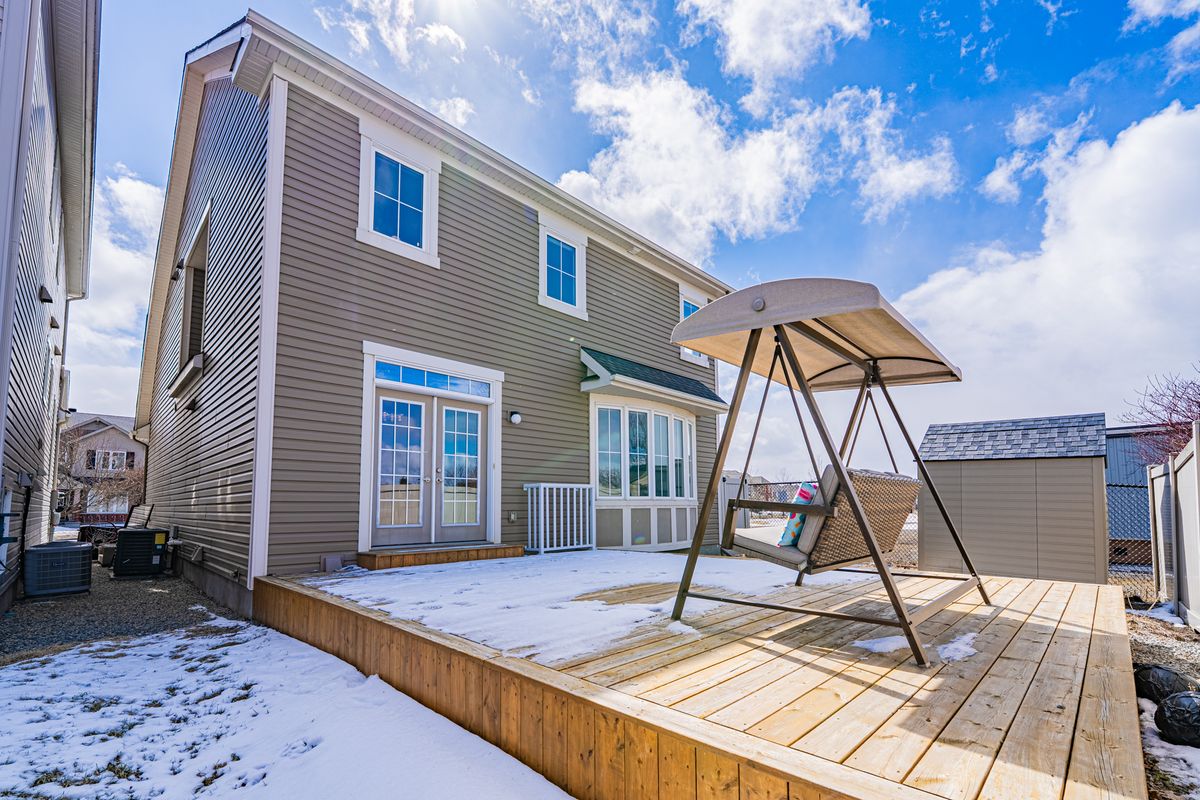 572 Dundonald Dr
