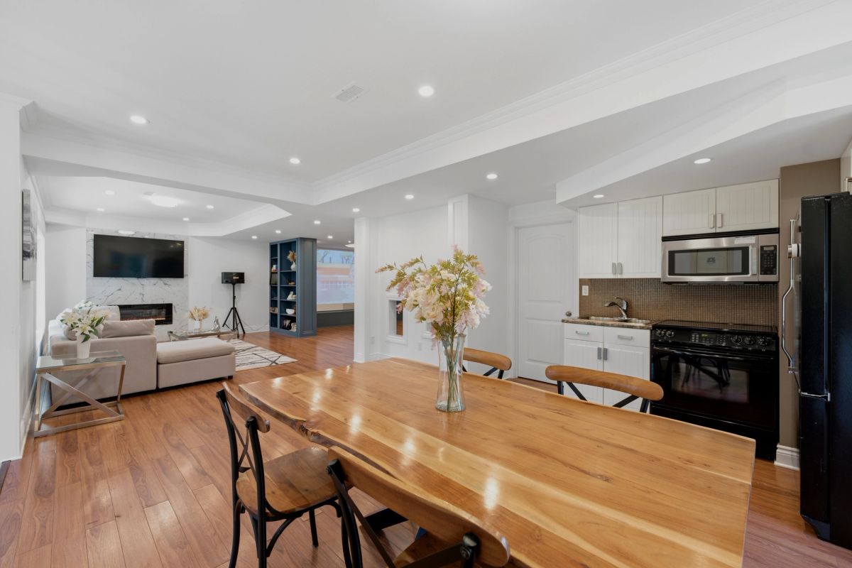 233 Marjan Crescent