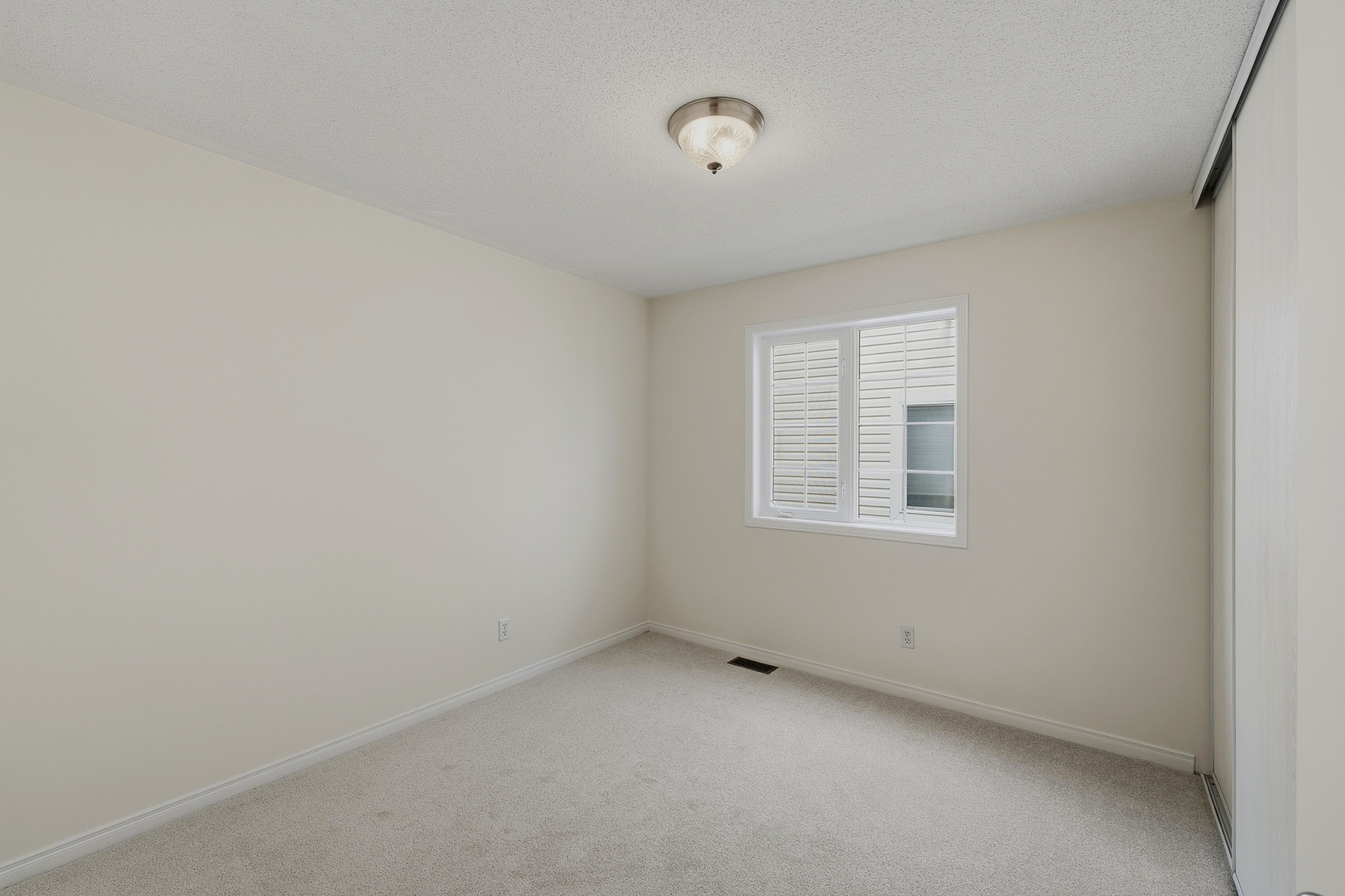 12 Angus Dr