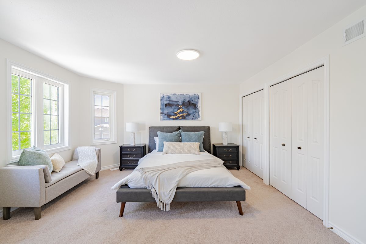 48 Woliston Crescent