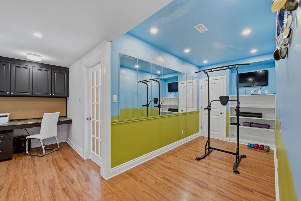 233 Marjan Crescent