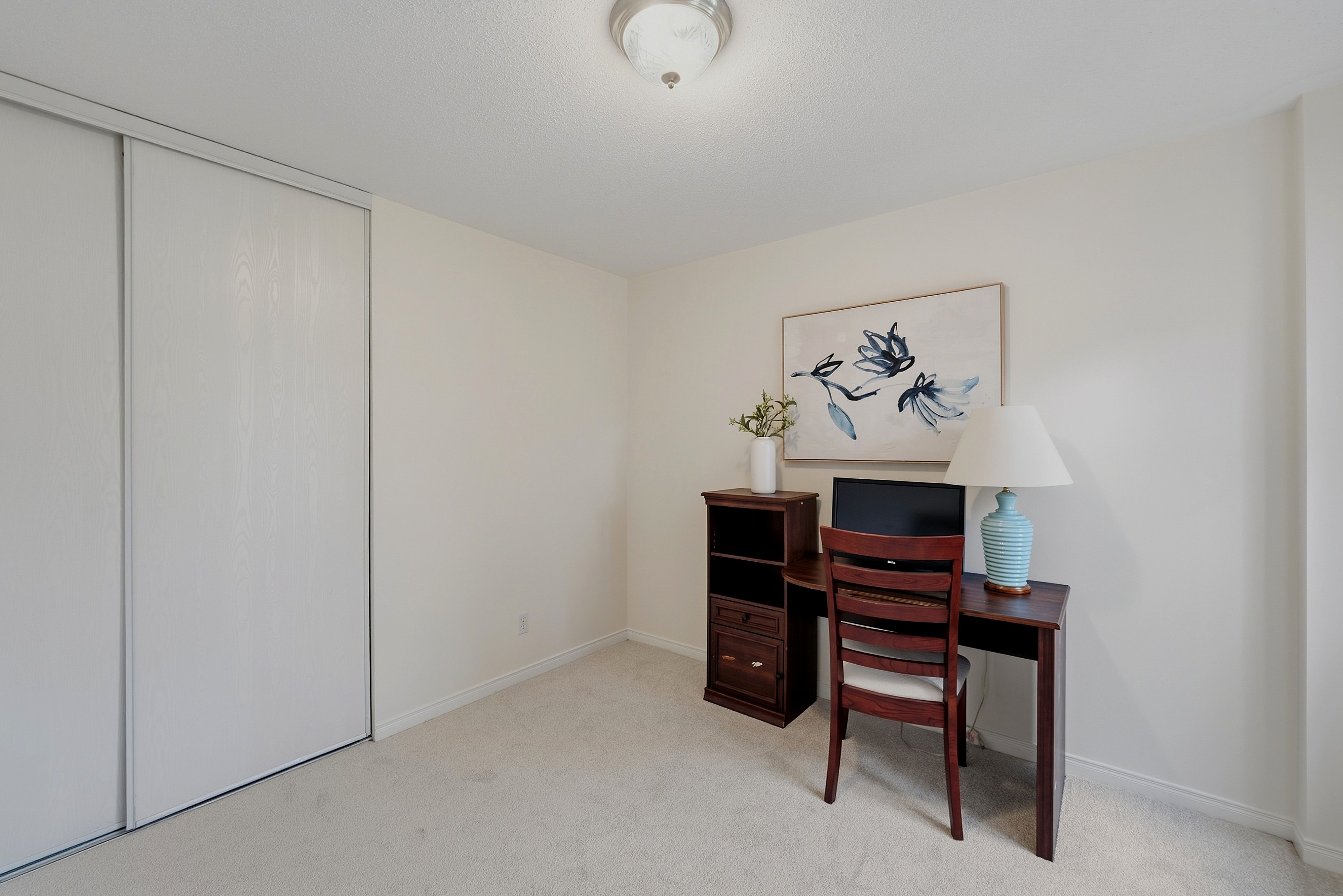 12 Angus Dr