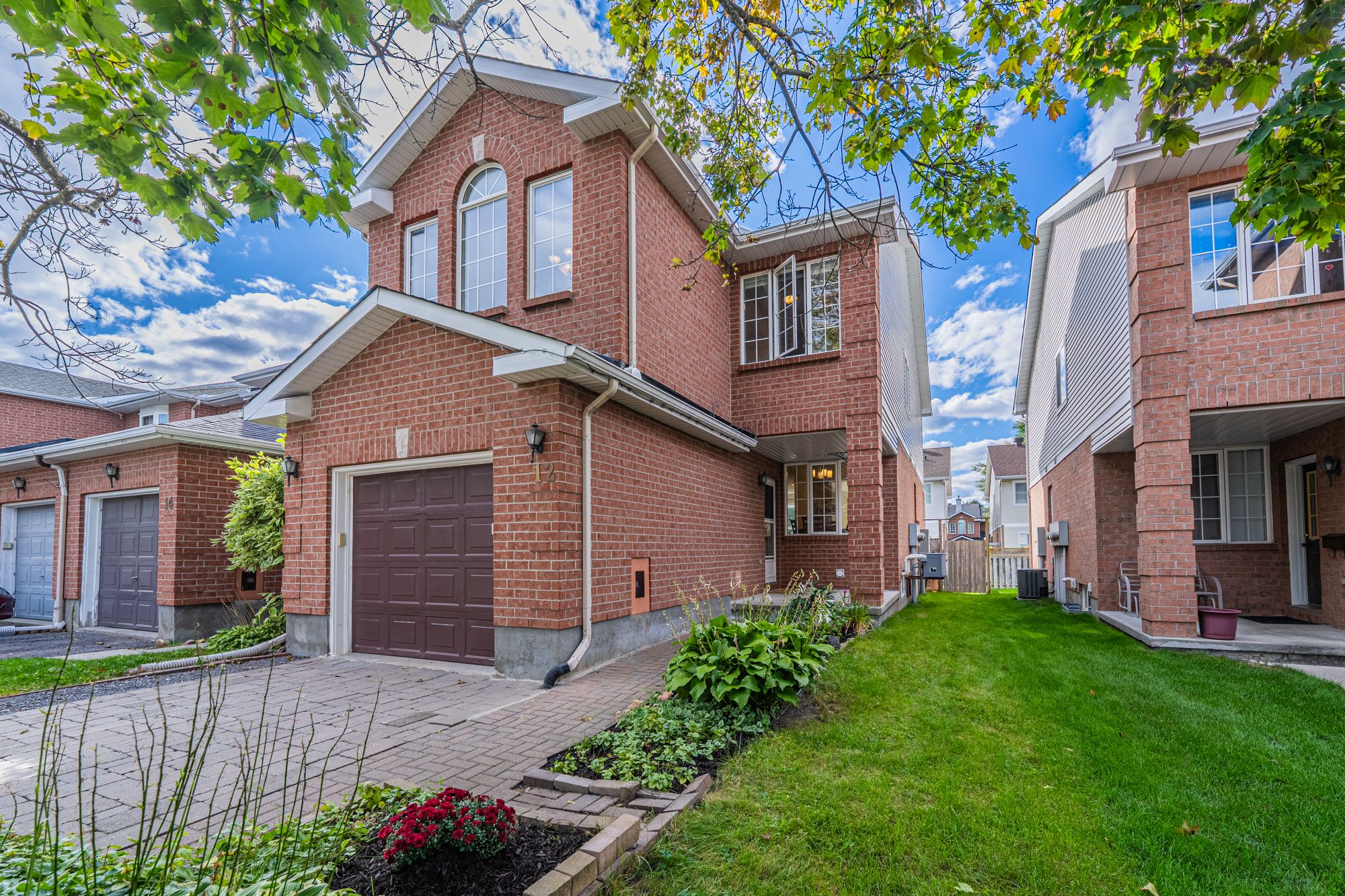 12 Angus Dr