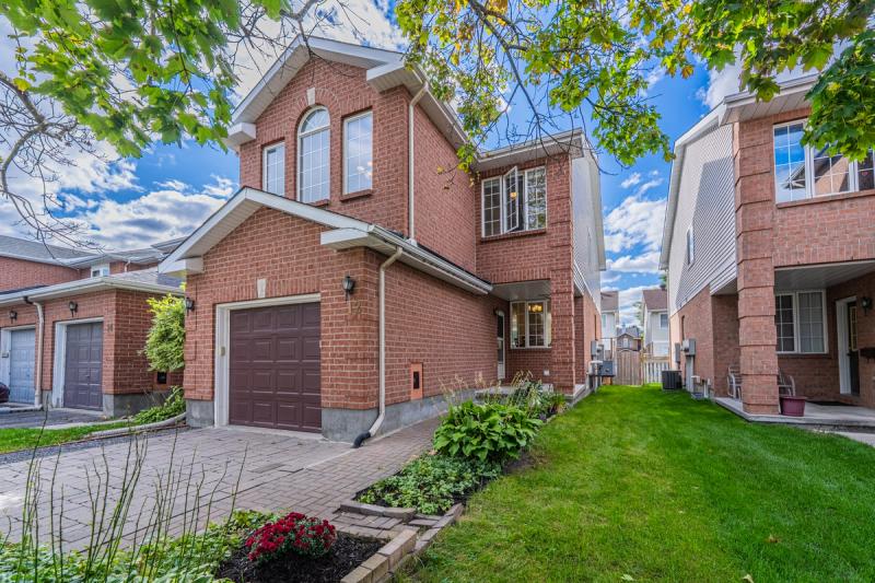 12 Angus Dr