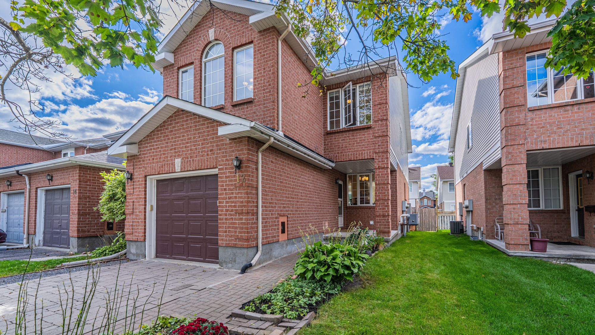 12 Angus Dr