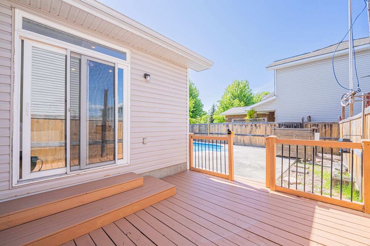 48 Woliston Crescent