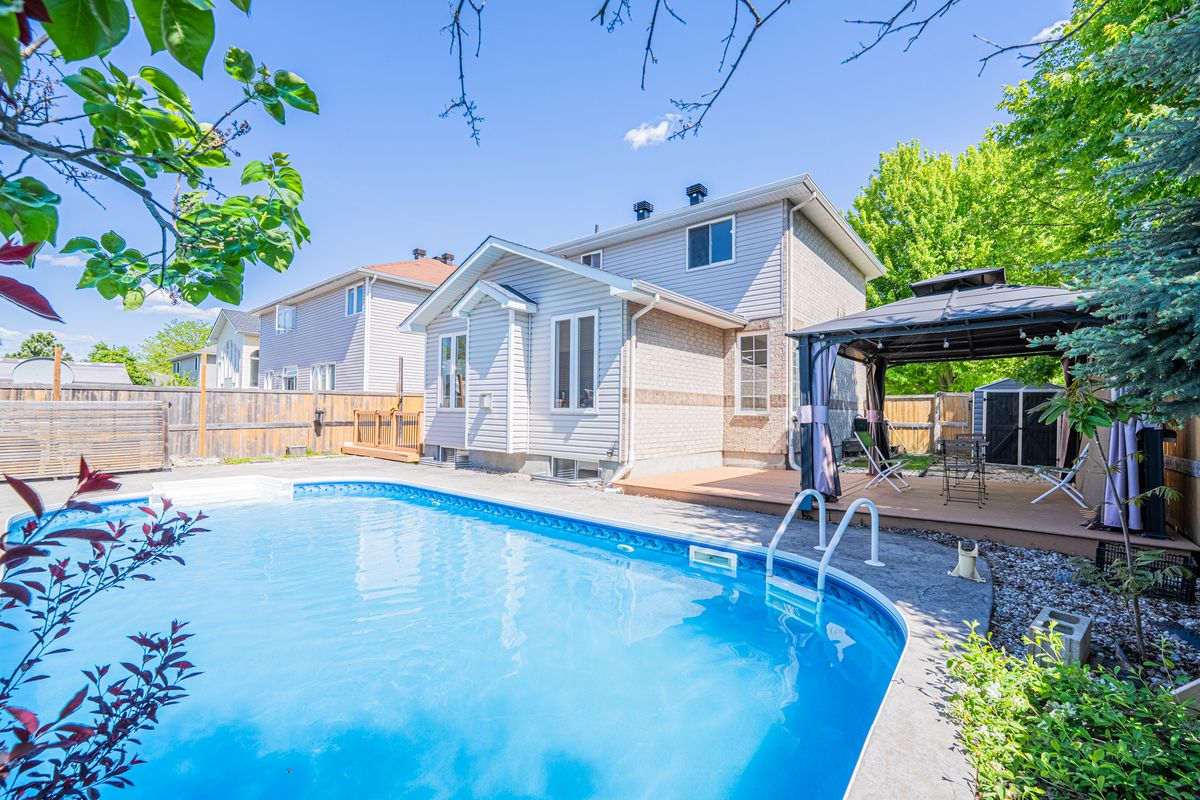 48 Woliston Crescent