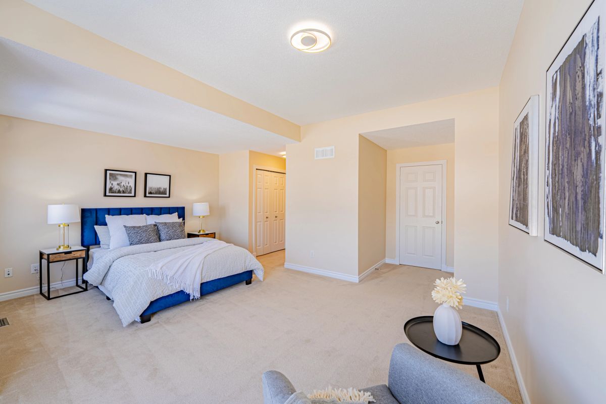 302 Laughlin Circle