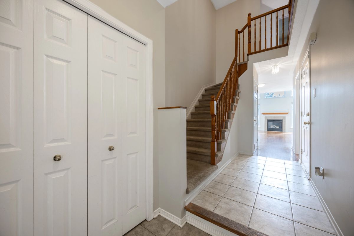 89 Gray Crescent