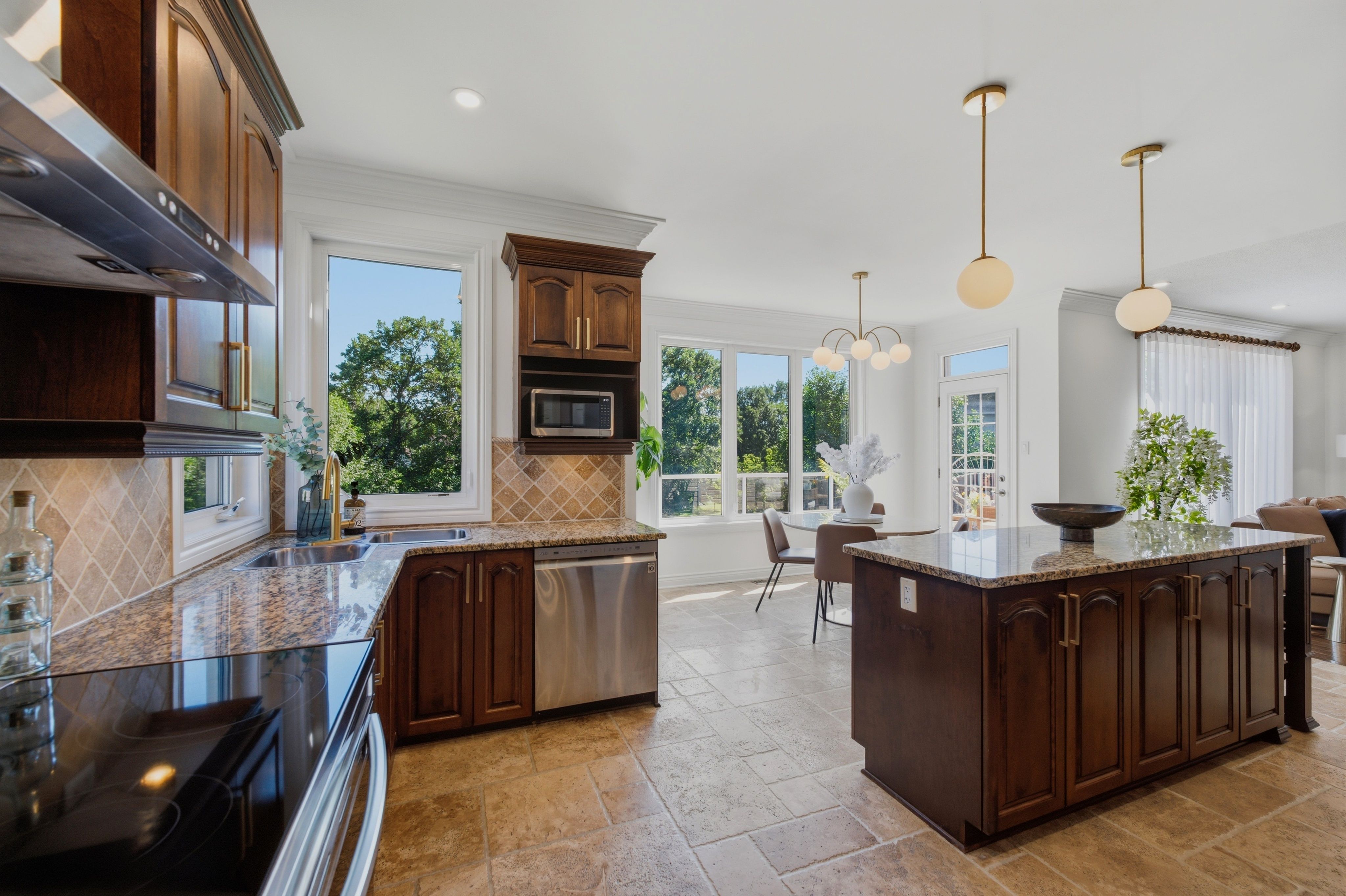 233 Marjan Crescent