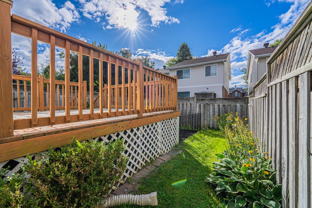 12 Angus Dr