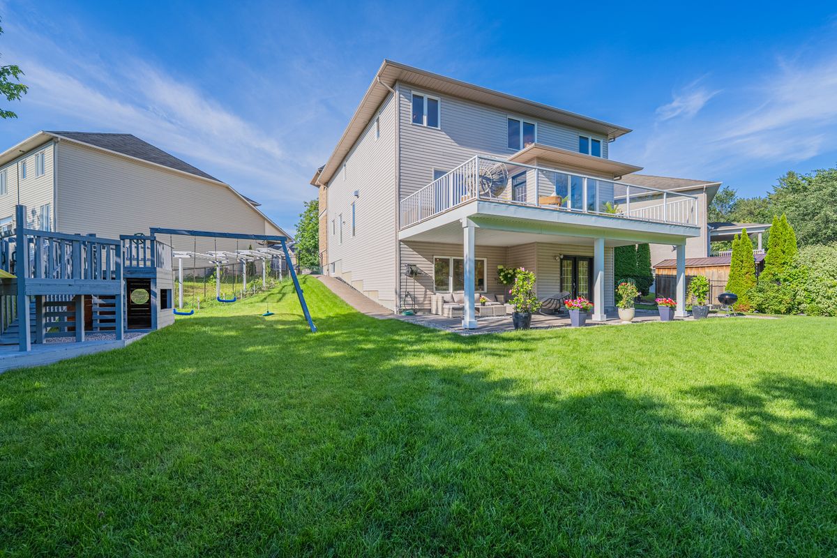 233 Marjan Crescent