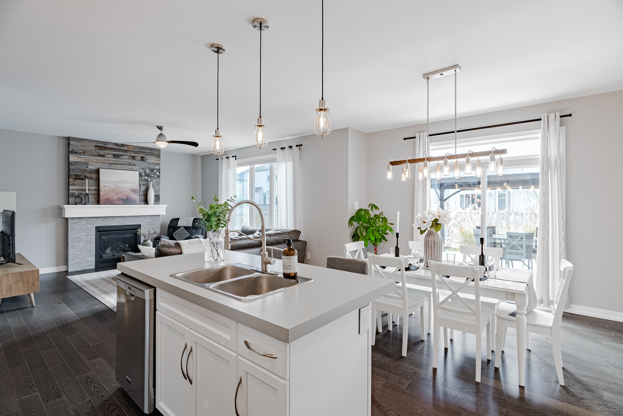 399 Andalusian Crescent
