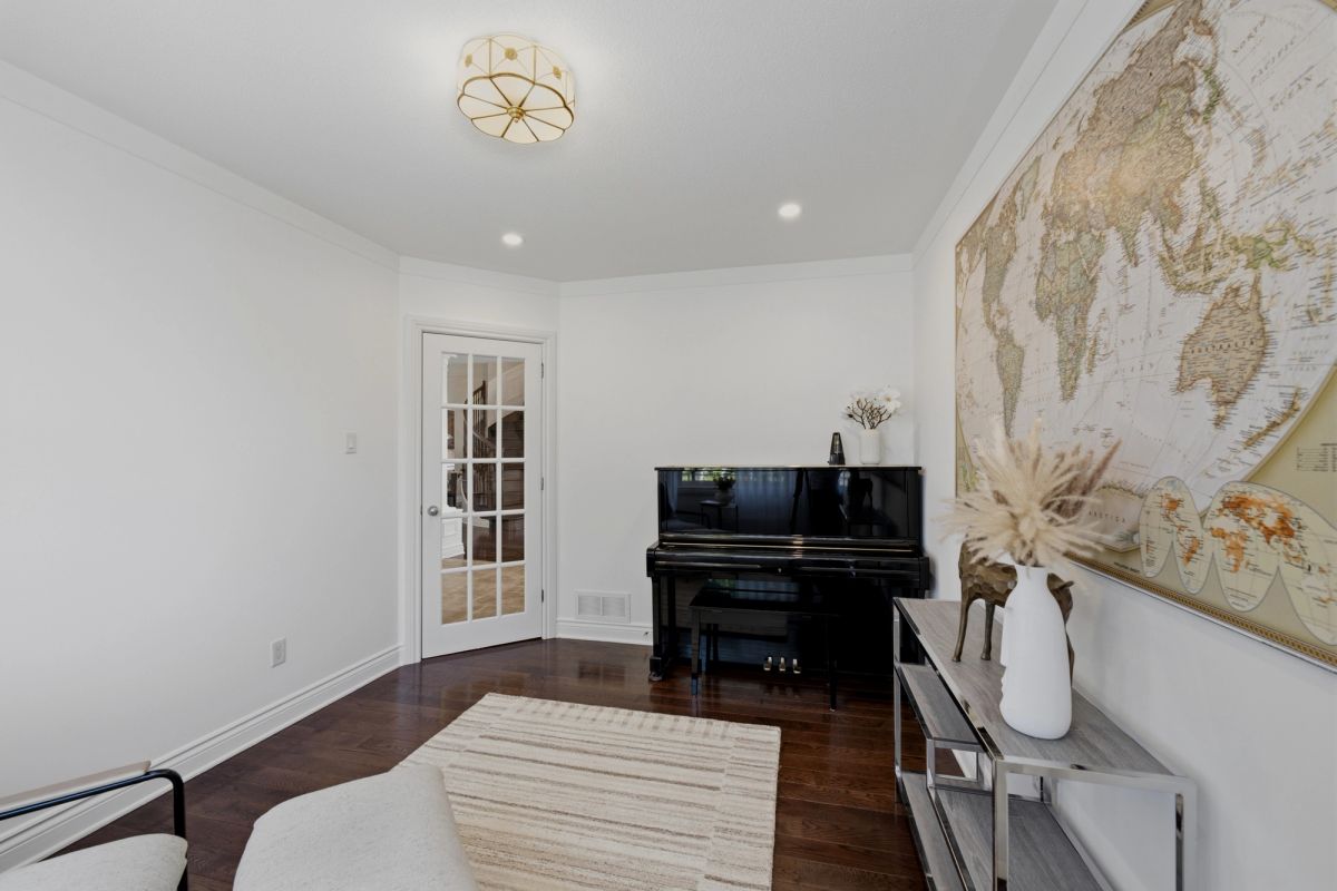 233 Marjan Crescent