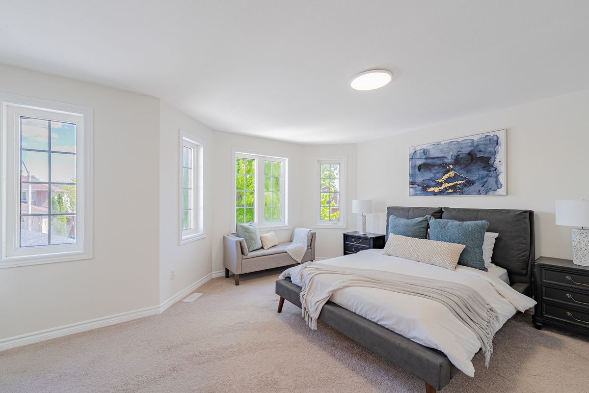 48 Woliston Crescent