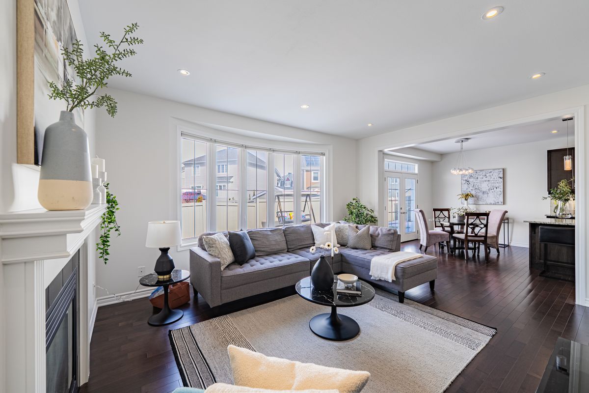 572 Dundonald Dr