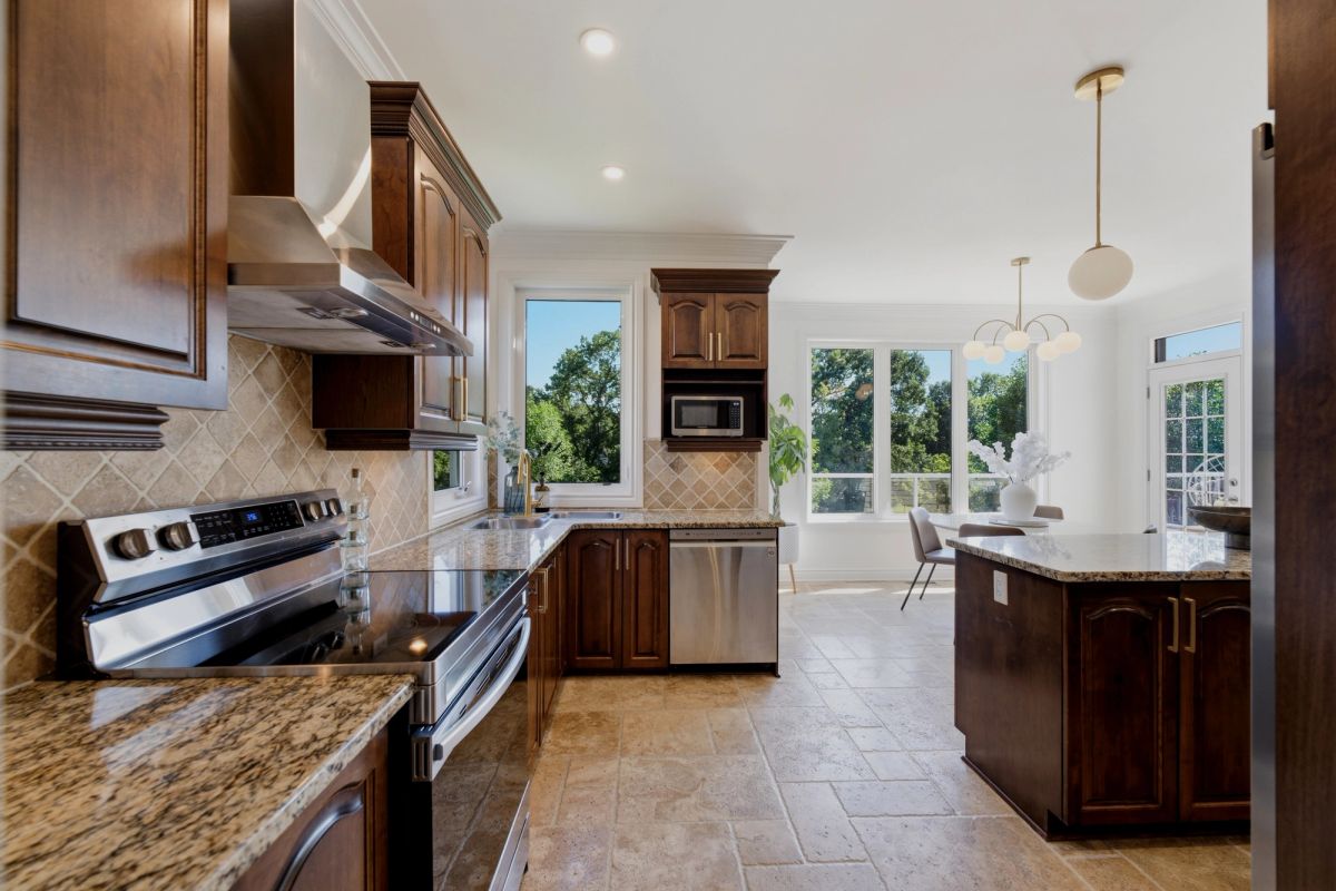 233 Marjan Crescent