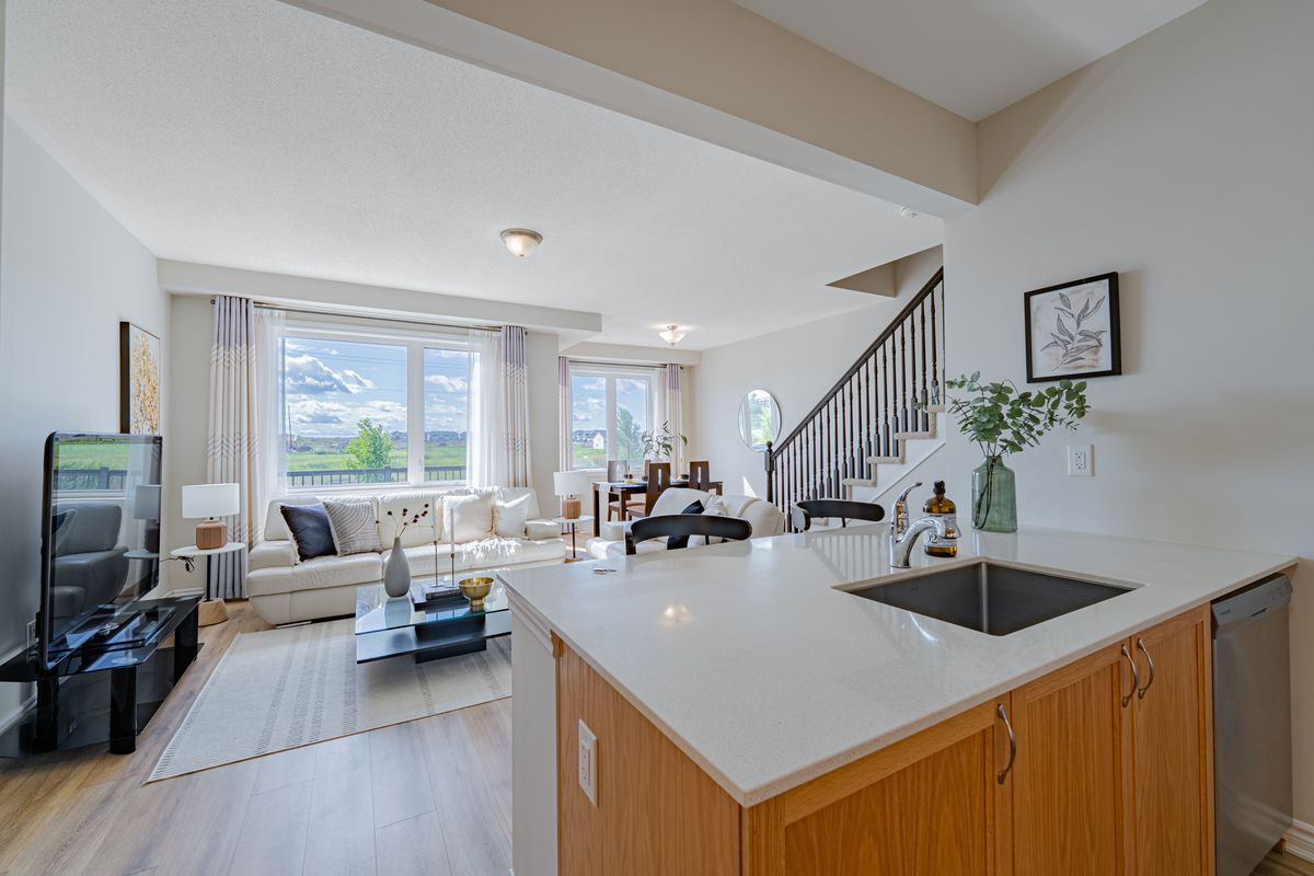 366 Aphelion Crescent
