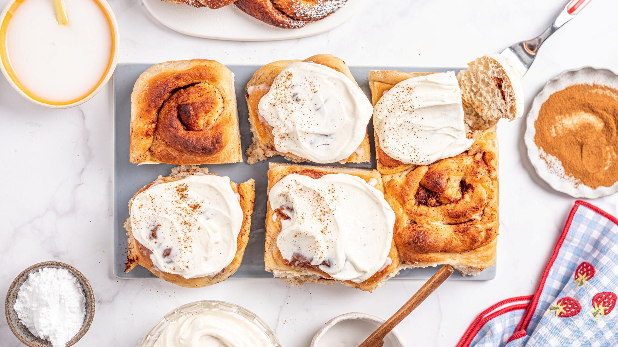 Kanelboller uten melk og egg i form - Fri for