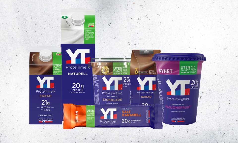 Ulike typer yoghurt og melk fra YT-merket står oppstilt mot en lys bakgrunn.