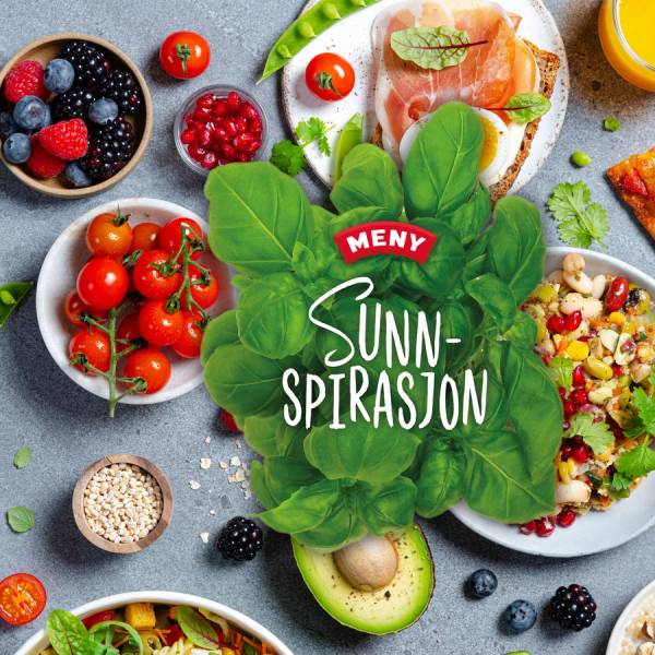 Sunnspirasjon-logo på et bilde med ulike frukt- og grønnsaksretter rundt, inkludert tomater, avokado, bær og en pizza.