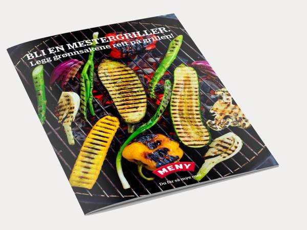 En katalog eller brosjyre med tittelen 'Mockup-Bli-en-mestergriller-2014' som viser bilder av ulike grillverktøy og tilbehør.