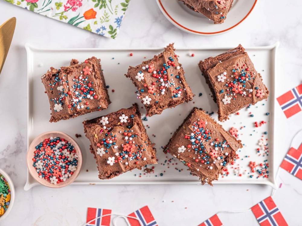 Sjokoladekake i langpanne med sjokoladekrem