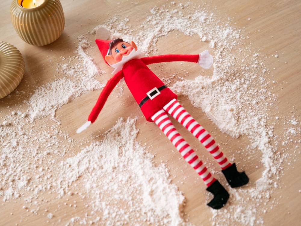 Rampenissen lager snøengler i mel