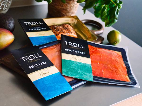 Tre pakker røkt laks og røkt ørret fra Troll Salmon