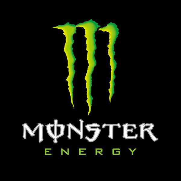 Monster Energy-logo med en grønn kloremerke og teksten "Monster Energy" på svart bakgrunn.