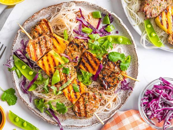 Grillspyd med asiatisk salat