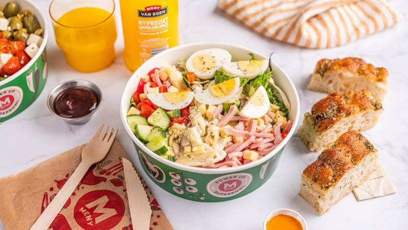 Salatbar - med egg, ost og skinke